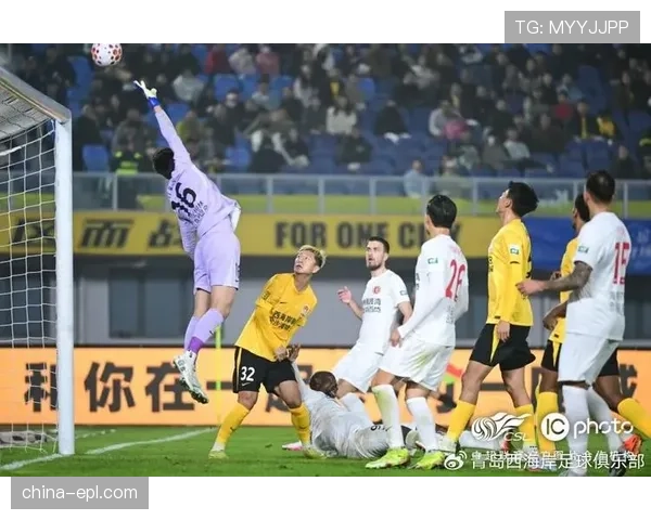 青岛西海岸丁海峰红牌罚下 少打一人被辽宁铁人绝平
